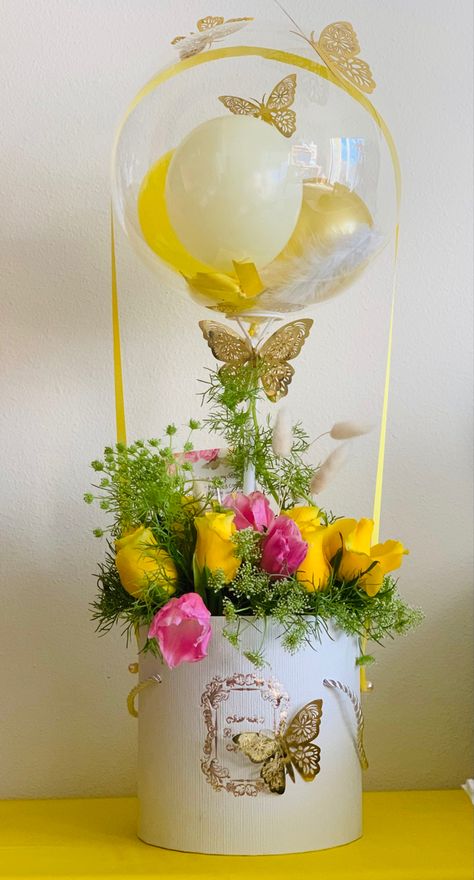 Easter Ballons Bouquet, Bobo Balloon Centerpiece Ideas, Easter Bobo Balloon Ideas, Balloon Centerpieces Diy, Flowers And Balloons, Alphabet Birthday, Balloon Bouquet Diy, Mothers Day Balloons, Mothers Day Baskets