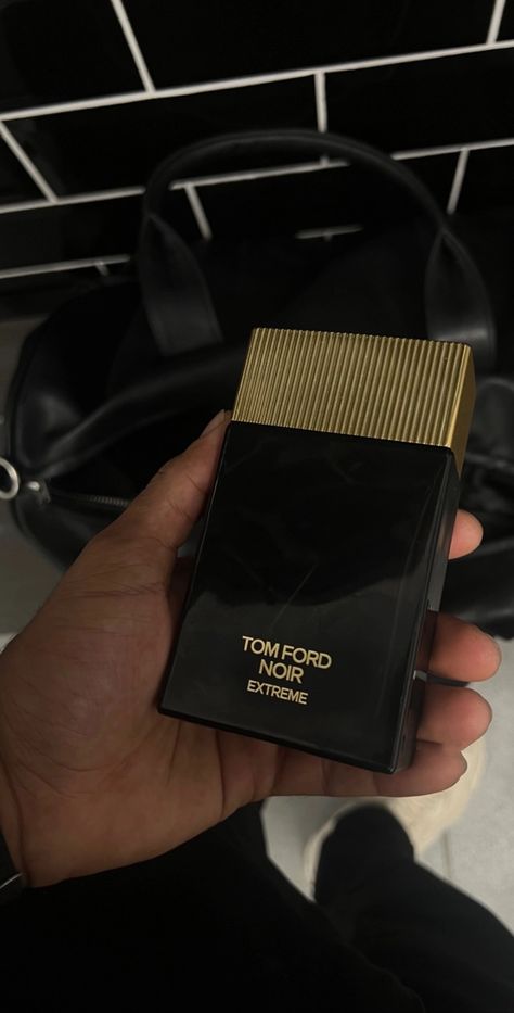 Afro Hair Care Routine, Tom Ford Noir Extreme, Fragrances Perfume Men, Tom Ford Noir, Kpop Jewelry, Guys Grooming, Tom Ford Fragrance, Mens Aesthetic, Tom Ford Perfume