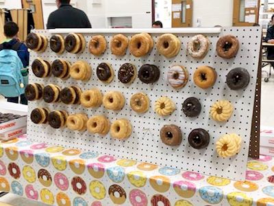 Doughnuts With Dad and More - PTO Today Donuts With Dad Photo Backdrop, Dads And Donuts Ideas, Donuts With Dad Decorations, Donuts With Grownups, Muffins With Mom, Donuts With Dad, Pto Today, Successful Family, Easy Donuts