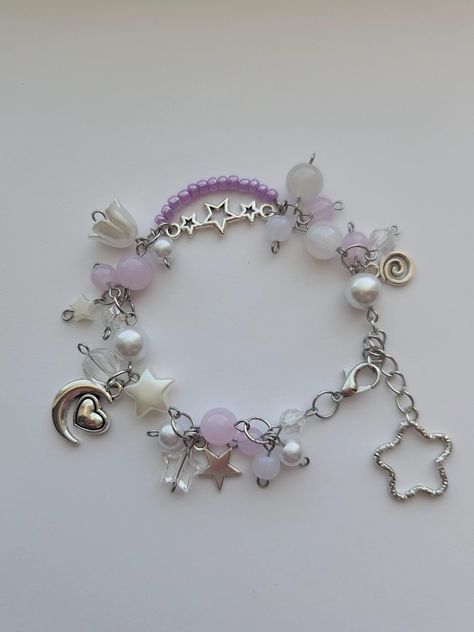 ♡ Cute Handmade Beaded Charm Bracelet ♡ Perfect Gift for Friends or Family  ♡ Great BFF Bracelet ♡ Also available in Pink and Blue on my Etsy Purple Aesthetic Cute, Bracelets Kawaii, Needed Bracelets, Y2k Bracelets, Fancy Bracelets, Kawaii Bracelet, Bff Bracelet, Custom Jewelry Ideas, Cute Friendship