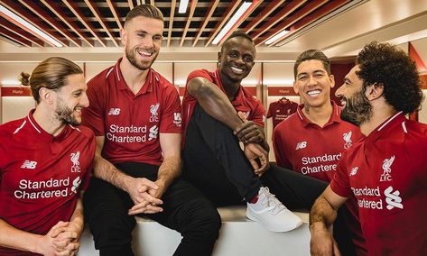 Jordan Henderson, Liverpool Team, Salah Liverpool, Sadio Mane, Ynwa Liverpool, Liverpool Players, Soccer Outfit, Liverpool Home, Mo Salah