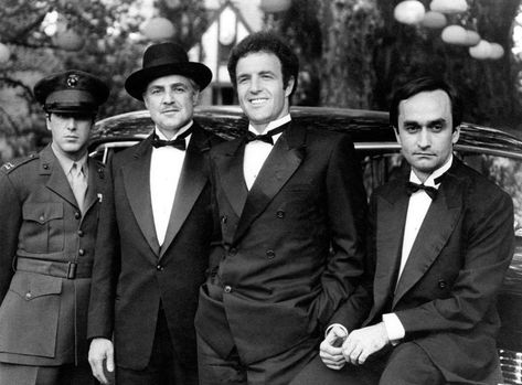 Kings and Queens of Cool on Instagram: “Godspeed, James Caan 🖤 The Corleone family, from “The Godfather”, the 1972 film directed by Francis Ford Coppola: Al Pacino, Marlon…” John Cazale, Sonny Corleone, Corleone Family, Don Vito Corleone, Ali Mcgraw, Vito Corleone, James Caan, Don Corleone, Godfather Movie