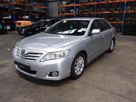 W124 E500, 2010 Toyota Camry, Camry 2010, Normal Cars, Nice Cars, Japanese Cars, Angelina Jolie, Toyota Camry, Cool Cars