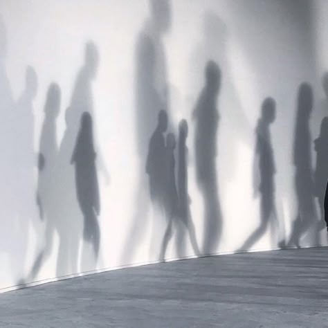 Shadow Art Projects, Museum Of Emotions, Human Shadow, Shadow Illustration, Shadow Art, Shadow Play, Haider Ackermann, Figurative Art, 그림 그리기