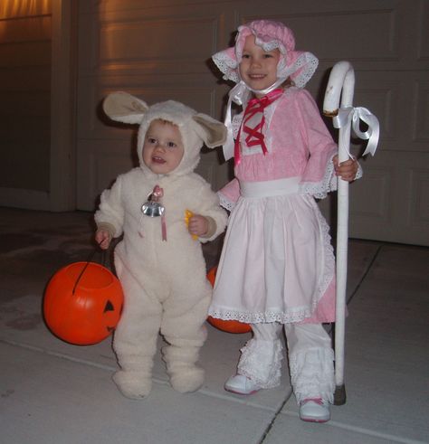 Little Bo Peep and her Sheep- costume Sheep Costume, Sheep Costumes, Little Bo Peep, Bo Peep, Toy Story Party, Holidays Halloween, Toy Story, Sheep, Halloween