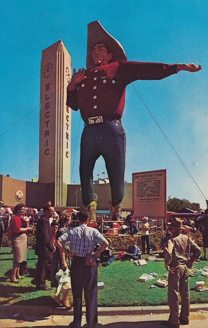 "Big Tex" at the Texas State Fair - Dallas, Texas has burned down on 10-19-12.  There is only a skeleton left. Built in 1952, Texas Ou Weekend, Big Cowboy, Texas State Fair, Texas Places, Cotton Bowl, Adventure Bucket List, Texas History, Texas Style, Vintage Tin Signs