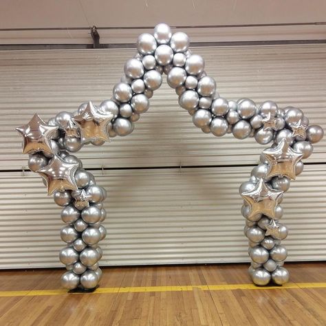 Chrome Star, Event Decor Ideas, 18th Birthday Party Themes, Gold Party Decorations, Silver Balloon, Balloon Arrangements, 14th Birthday, Star Party, Balloon Columns