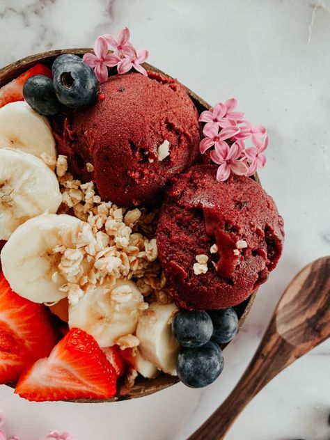 Acai Ice Cream, Acai Sorbet, Low Fodmap Recipes Dinner, Frozen Acai, Açai Bowls, Acai Bowls Recipe, Açaí Bowls, Smoothie Shop, Acai Smoothie Bowl