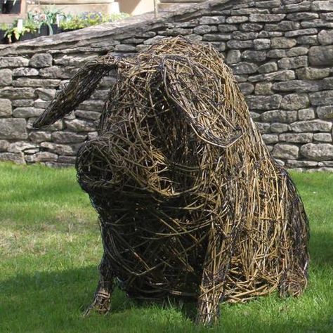 Wicker Animals, Vine Sculpture, Willow Animals, Gloucestershire Old Spots, Highgrove Garden, Willow Sculptures, Willow Sculpture, Willow Art, Willow Garden