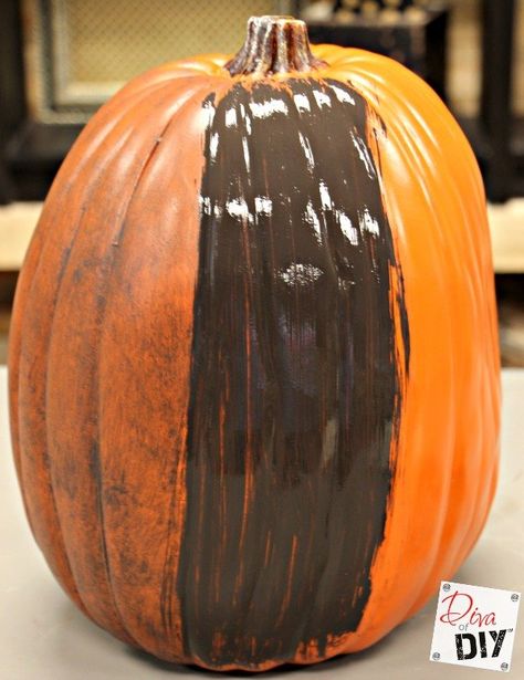 It takes just two steps, but it will make your faux pumpkins look realistic and rustic year after year! Fake Pumpkins, Rustic Halloween, Plastic Pumpkins, Rustic Fall Decor, Faux Pumpkins, Fall Deco, Front Porches, Autumn Crafts, Diy Pumpkin