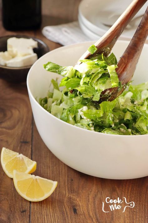 Greek Salad With Lettuce, Lunch Recipes For A Crowd, Greek Lettuce Salad, Healthy Fall Salad Recipes, Quick Lunch Ideas For Work, Dressing Recipes Salad, Lunch Ideas For Guests, Salad Recipes For A Crowd, Lunch Recipes For Kids