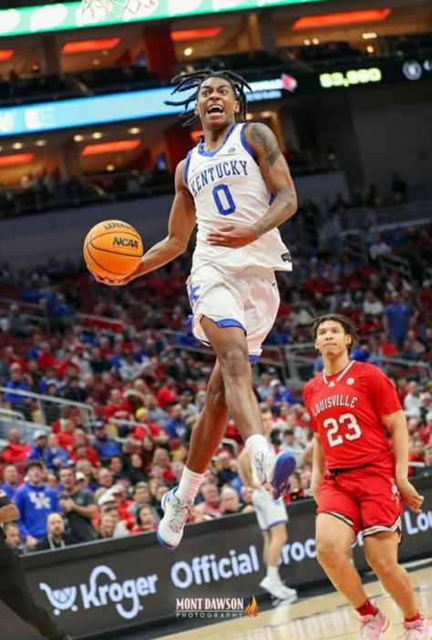 Rob Dillingham dunking on Louisville Cats win 95-76. 2024 season Robert Dillingham, Rob Dillingham, Basketball Outfits, Slam Dunk Manga, Jordan Woods, Kentucky Sports, Basketball Moves, Nba Fashion, Basketball Clothes