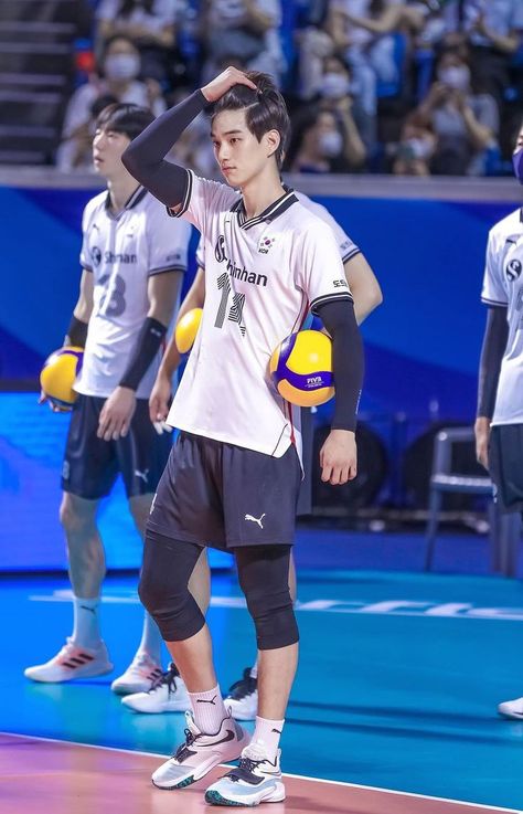 Volleyball Boys Aesthetic, Lim Sungjin Volleyball, Sungjin Volleyball, Volleyball Guys, Male Volleyball, Lim Sungjin, Volleyball Boys, Volleyball Uniform, Volleyball Outfit