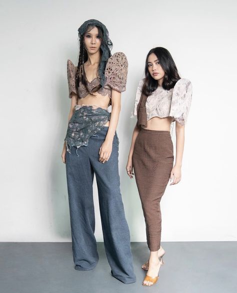 Modern Filipino Clothing, Modern Filipino Fashion, Modern Filipino Outfit, Filipino Fashion Street Styles, Modern Filipiniana Outfit Classy Pants, Filipino Terno, Filipiniana Dress Modern Philippines, Filipiniana Outfit, Filipiniana Fashion