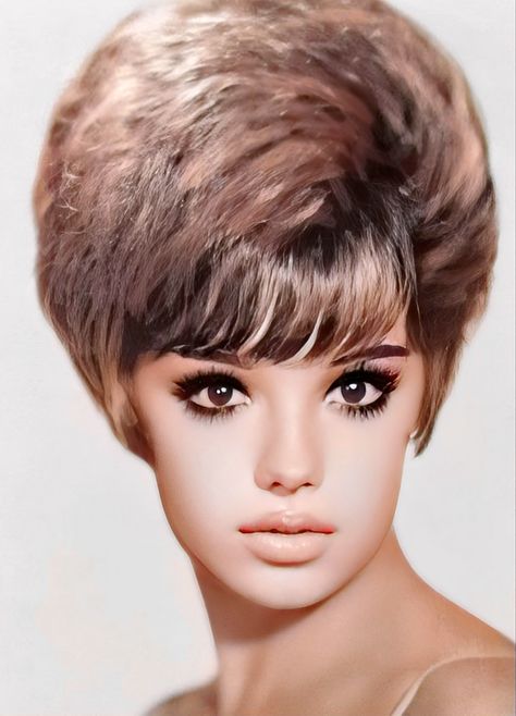 60's Hair, Vintage Hair Salons, 1960s Hair, 50s Hairstyles, 60s Hair, Vintage Housewife, Bouffant Hair, Teased Hair, Hair Salons