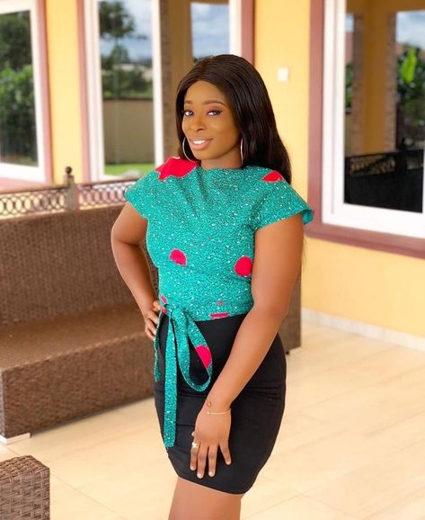 Simple Ankara Tops With Jeans, Cute Ankara Tops, Latest Ankara Top Styles, Ankara Tops With Jeans, Ankara Wrap Top, Kampala Gown Styles For Ladies, Ankara Top Styles, Ankara Material, Kitenge Designs