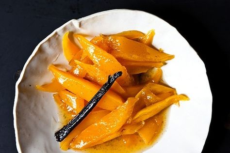 RUM-SPIKED ROASTED CARAMELIZED MANGO Mango Dessert Recipes, Boozy Desserts, Mango Recipes, Indian Dishes, Food 52, Fruit Recipes, Pavlova, Savoury Food, Rum