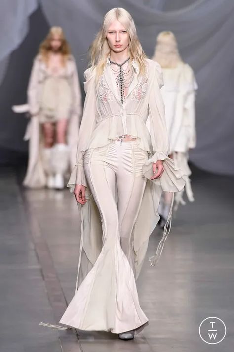 Tagwalk: The Fashion Search Engine Aniye Records, 2023 Fw, Gown Inspiration, Winter 23, Futuristic Fashion, Winter 2023, Runway Fashion, The Fashion, Search Engine