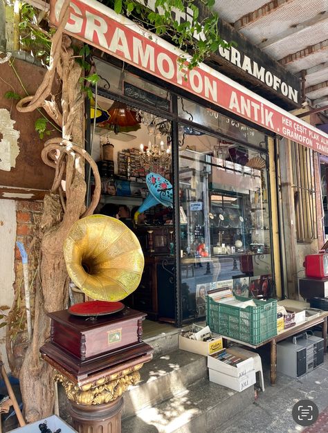 The shopping experience in Kadikoy, Istanbul #kadikoy #istanbul #shopping #antique #turkey #travel #traveltips Turkey Travel Aesthetic, Istanbul Summer, Turkish Aesthetic, Kadikoy Istanbul, Istanbul Shopping, Istanbul Aesthetic, Turkey Aesthetic, Turkey Trip, Turkey Places