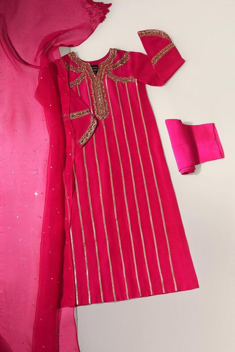 Raw Silk Dresses Pakistani, Gold Dress Simple, Long Kameez Design, Raw Silk Dress Designs, Printed Organza Dress, Long Kameez, Silk Dress Design, Raw Silk Dress, Simple Dress Casual