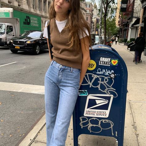 Brandy Melville on Instagram: “#brandyusa” Vest Outfits Aesthetic, Brandy Fits, Brown Sweater Vest, Outfits For Casual, Converse Fits, Sweater Vest Outfit, Vest Outfit, Style Mood Board, Fall Fit