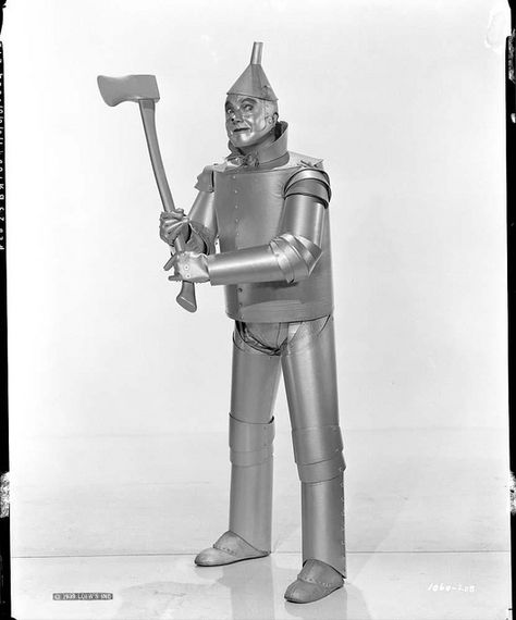 My favorite character. "When a man's an empty kettle..." Wizard Of Oz Cast, Tin Man Costumes, Jack Haley, Wizard Of Oz Quotes, Wizard Of Oz 1939, Robot Costumes, Cast Photos, Land Of Oz, The Wonderful Wizard Of Oz