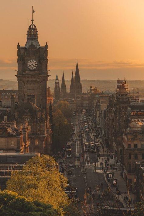 Scotland Wallpaper, Scotland Aesthetic, England Aesthetic, London Vibes, London Dreams, London Aesthetic, Edinburgh Scotland, London Life, City Aesthetic