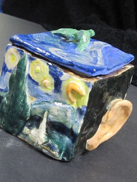 A clay box with Van Gogh images Van Gogh Ceramics, Clay Slab Box Ideas, Clay Box Ideas Ceramics, Slab Box Ceramics Ideas, Clay Box Ideas, 1960s Makeup, Clay Box, Clay Things, Clay Stuff