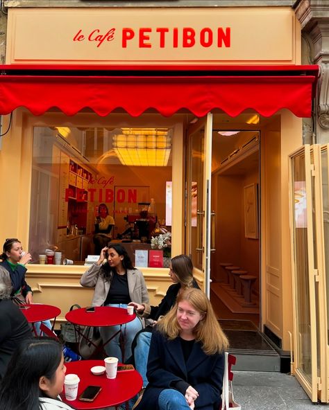 If only i could embody PETIBON❤️ Cutest cafe ever!!!! #petibon #petibonparis #café #cafe #coffee Copenhagen Cafe, Fall Autumn Aesthetic, Denmark Copenhagen, London Fall, Urban Chic Fashion, Autumn Actvities, Cute Cafe, Moments Photography, Cozy Moments