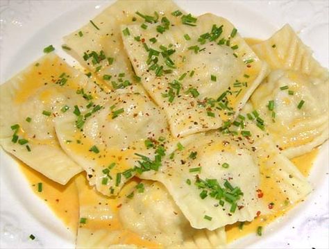 Crab and Prawn Ravioli in Seafood Bisque. Photo by Sackville on food.com Prawn Ravioli, Shrimp Ravioli, Seafood Bisque Recipe, Saffron Cream, Ravioli Filling, Seafood Bisque, Bisque Recipe, Ravioli Recipe, Pasta Fatta In Casa