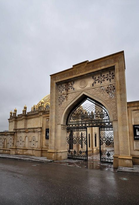 Main gate of Teze Pir Mosque, Baku, Azerbijan. Mosque Design Islamic Architecture, Arch Gate, Grill Gate, Grill Gate Design, Mosque Design, Main Gate Design, Main Gate, Gate House, Main Entrance