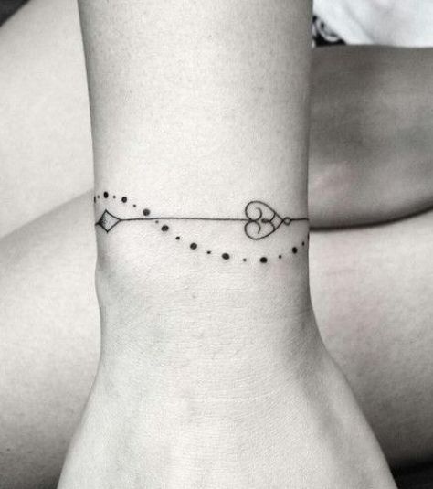 Armband Tattoos, Free Tattoo Designs, Arrow Tattoo, Tattoo Bracelet, Cute Tattoos For Women, Trendy Tattoos, Foot Tattoos, S Tattoo, Tattoo Tattoo