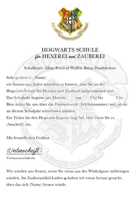 Die Zeit vergeht wie im Flug, schon hatte die Große wieder Geburtstag und noch dazu den ersten Runden! Seit geraumer Zeit habe ich meine Mädchen mit dem Harry Potter Virus angesteckt. Ich liebe die… Harry Potter Brief, Hogwarts Brief, Carte Harry Potter, Harry Potter Birthday Invitations, Harry Potter Marathon, Hogwarts Party, Funny Wedding Pictures, Owl Post, Anniversaire Diy