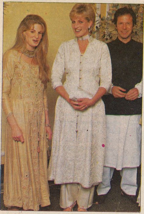 Princess Diana with Imran and Jemima Khan Jemima Khan, Princess Diana Images, Princess Diana Family, Princess Diana Photos, Princes Diana, Lady Diana Spencer, Diana Spencer, Royal Princess, Princesa Diana