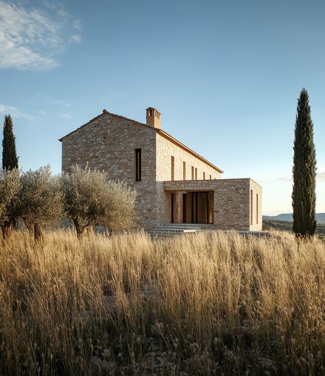 Tuscany Hillside Serenity - Vave BG Tuscany House, House In The Hills, Tuscany Style, David Chipperfield, Stone Architecture, Cypress Trees, Olive Trees, Old Stone, Tuscany Italy