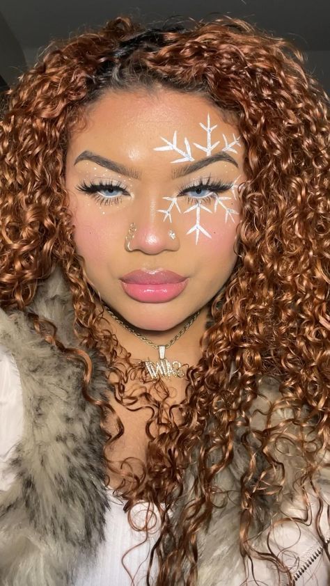 Snowflake Makeup, Makeup Tutorial Halloween, Holiday Eye Makeup, Snowflake Tutorial, Festive Makeup, Xmas Makeup, Halloween Makeup Look, Christmas Eyeshadow, Christmas Eye Makeup