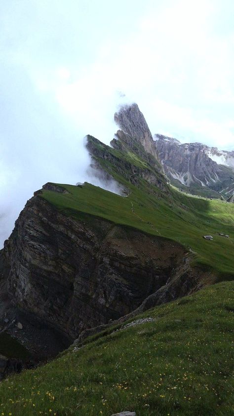 Breathtaking Nature, Travel Spots, Iceland Travel, Samar, Bang Bang, Nature Aesthetic, Pretty Places, Green Grass, Go Outside