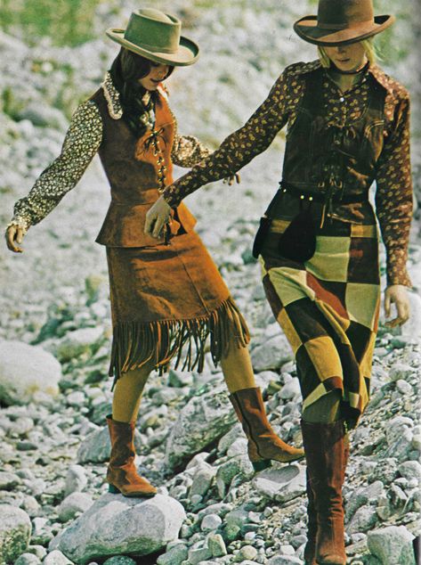 1970s Western Fashion, 70s Western Fashion, Retro Shoot, Western Inspired Outfits, Vintage Fashion 70s, Just Seventeen, 70s Western, Native American Dress, 1970 Dress