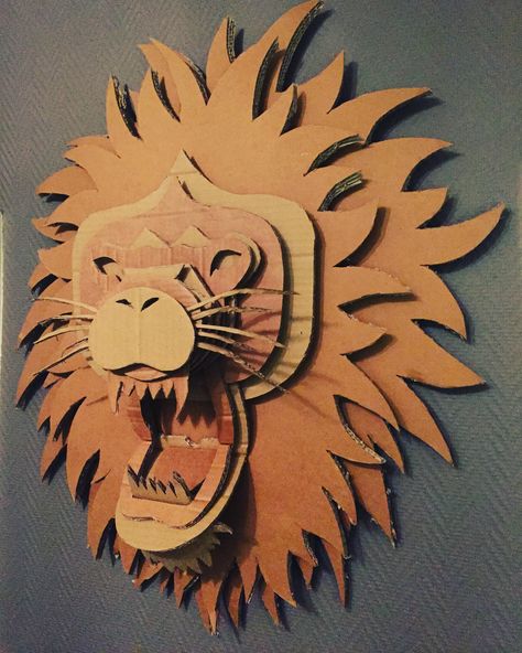 Cardboard Sculpture Animal, Cardboard Lion Head, Lion Cardboard, Cardboard Animal Head, Cardboard Art Projects, Cardboard Relief, Cardboard Art Sculpture, Cardboard Animals, Cardboard Mask