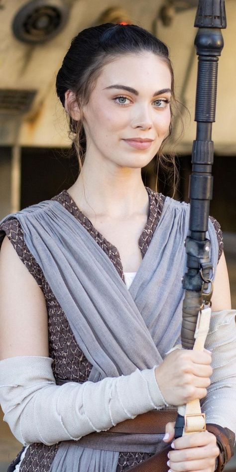 Star Wars Makeup, Rey Skywalker, Rey Star Wars, Pinterest Likes, Most Beautiful, Star Wars, Blogger, Stars, Hair Styles