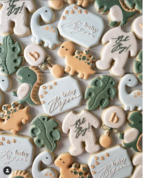 Dinosaur Baby Shower Theme, Dragon Baby Shower, Dinosaur Cookies, Baby Shower Theme Decorations, Wild Baby, Dinosaur Baby Shower, Baby Shower Inspiration, Boy Baby Shower Themes, Shower Bebe