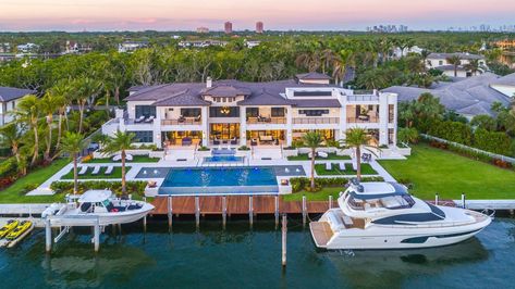 #luxuryliving $30M Waterfront Estate in Coral Gables Is This Week’s #MostExpensive New Listing #homebuilder Waterfront Mansion, Resort Ideas, Rich Person, Florida Mansion, Beach Mansion, Lake Dock, Thug Girl, Dream Mansion, Florida Homes