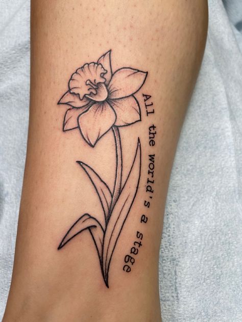 Daffodil Tattoo, Tattoo Style Drawings, Tattoo Script, First Tattoo, Lotus Flower Tattoo, Tattoo Style, Daffodils, Costume Ideas, Flower Tattoo