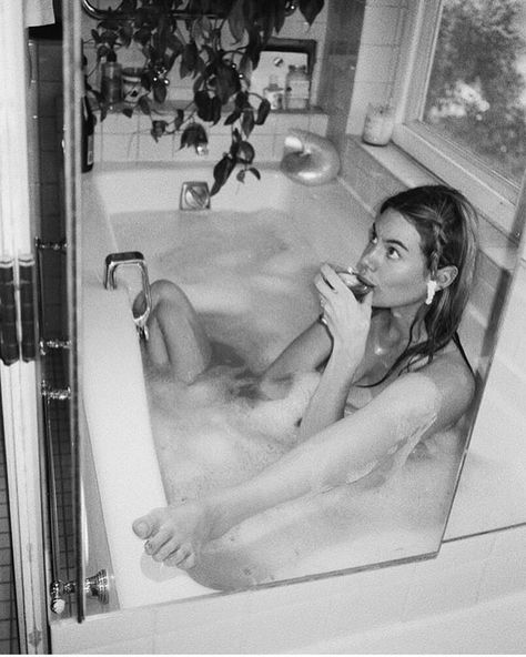 Verge Girl Constance Jablonski, Mini Workout, Elizabeth Jane, Camille Rowe, Taking A Bath, Roman Goddess, Im Awesome, See You, Vision Board