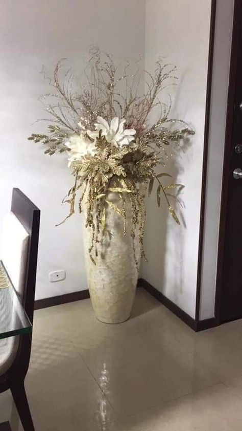 Floor Arrangements Decor, Tall Artificial Floral Arrangements, Large Floor Vases Decor Ideas, Home Corner Ideas, Tall Vase Flower Arrangements, Big Flower Vase, Floor Vase Arrangement, Large Vase Arrangements, Tall Vase Arrangements