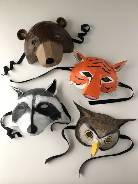 Easy DIY Paper Mache Halloween Masks — super make it Paper Mache Bear Mask, Paper Mache Animal Mask, Bear Masks For Kids, Animal Masks Diy, Mascara Papel Mache, Diy Paper Mache, Diy Halloween Masks, Newspaper Flowers, Cardboard Mask