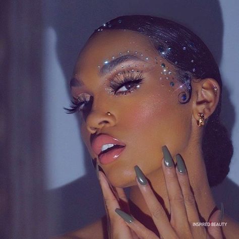 Euphoria Makeup Looks Euphoria Makeup Looks, Euphoria Theme, Editorial Make-up, Halloween Make-up Looks, Maquillage On Fleek, Euphoria Party, Festival Make Up, Euphoria Aesthetic, Rhinestone Makeup