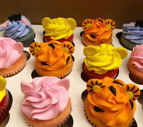 Simple Winnie The Pooh Cupcakes, Winnie The Pooh Gender Reveal Cupcakes, Winnie The Pooh Shower Desserts, Winnie The Pooh Theme Birthday Party, Winnie Pooh Food Ideas, Wine The Pooh Cake, Weenie The Pooh Baby Shower Treats, Winnie The Pooh Themed Cupcakes, Winnie The Pooh Themes Food