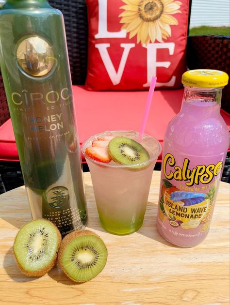 Calypso Alcoholic Drinks, Calypso Drink Cocktails, Honey Melon Ciroc Recipes, Ciroc Mixed Drinks, Ciroc Drinks, Flavored Vodka Drinks, Summer Drinks Alcohol Recipes, Bartender Recipes, Bartender Drinks Recipes