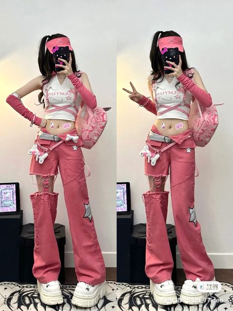 Pink Cybercore Outfits, Alternative Fashion Pink, Y2k Popstar Outfit, Colorful Y2k Outfits, Pink Techwear, Pink Outfit Y2k, Complex Outfits, Y2k Pink Outfit, Pink Y2k Outfit